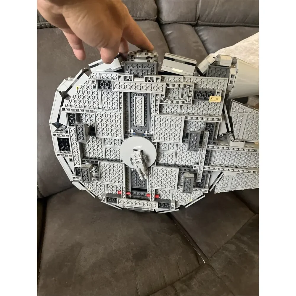 Lego Star Wars Millenium Falcon (7965) Build Only